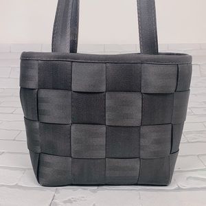 The Original Seatbelt bag Medium Gray Two handles Blue lined with pockets